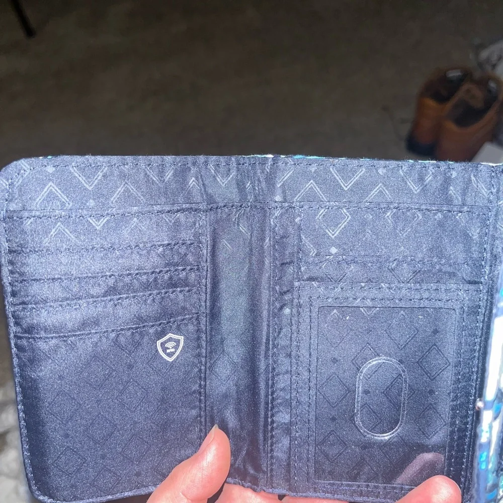 Vera Bradley Blue and White Wallet - Picture 3 of 4